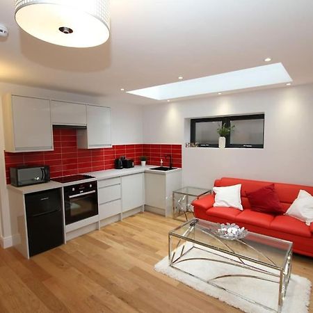 Lovely One Bed Apartment-Near All Transport-Village-Freeparking London Bagian luar foto