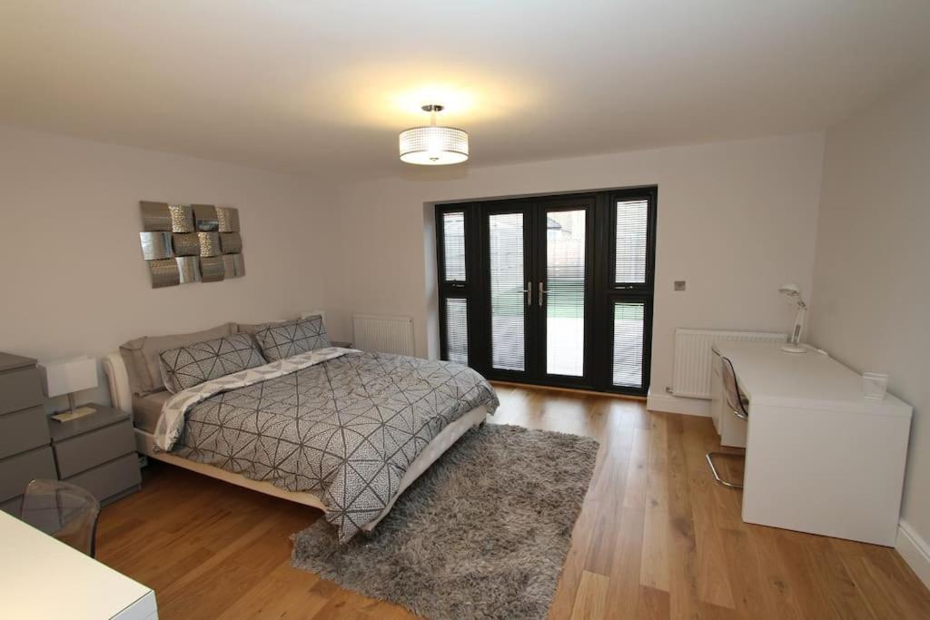 Lovely One Bed Apartment-Near All Transport-Village-Freeparking London Bagian luar foto