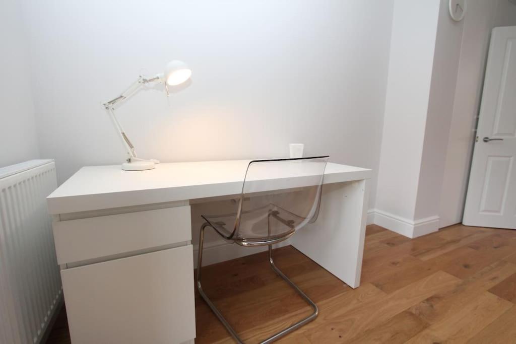 Lovely One Bed Apartment-Near All Transport-Village-Freeparking London Bagian luar foto